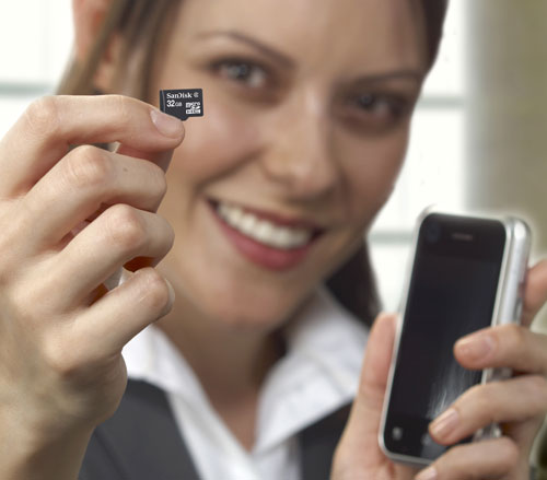 SanDisk 32GB microSDHC card