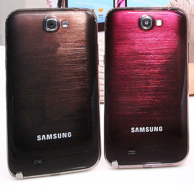 Galaxy Note II in Amber Brown and Ruby Wine
